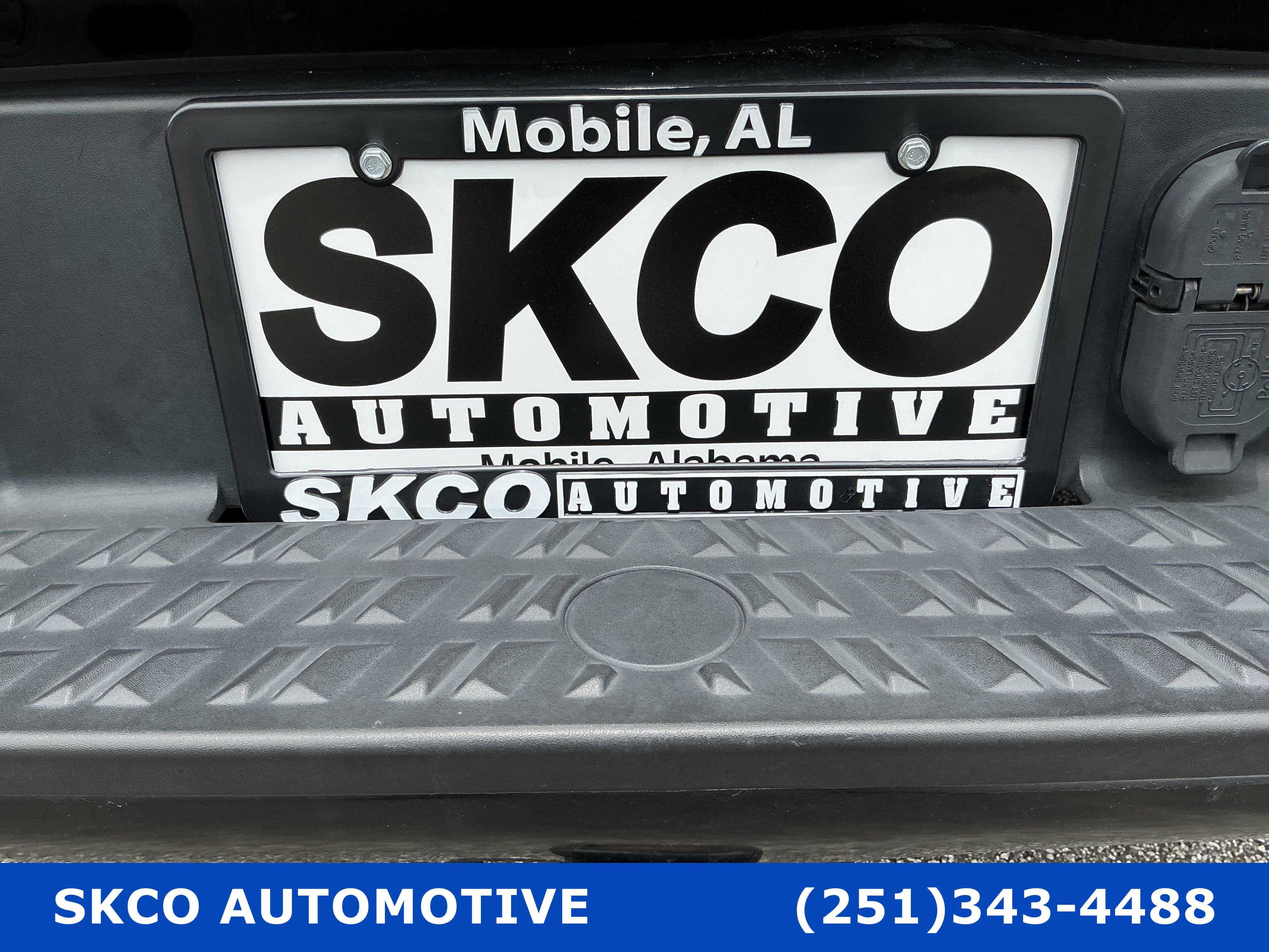 Used 2020 Nissan Titan PRO-4X w/ Pro-4x Convenience Package AWD/4WD image 21