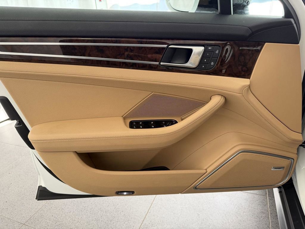 Used 2023 Porsche Panamera 4 Platinum Edition AWD/4WD image 15
