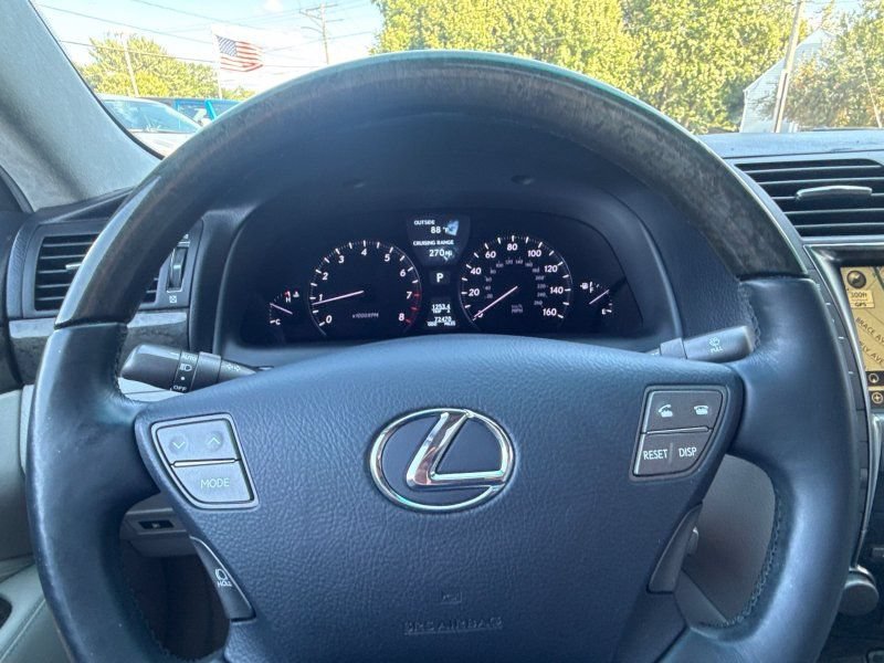 Used 2007 Lexus LS 460 L w/ Luxury Pkg RWD image 22
