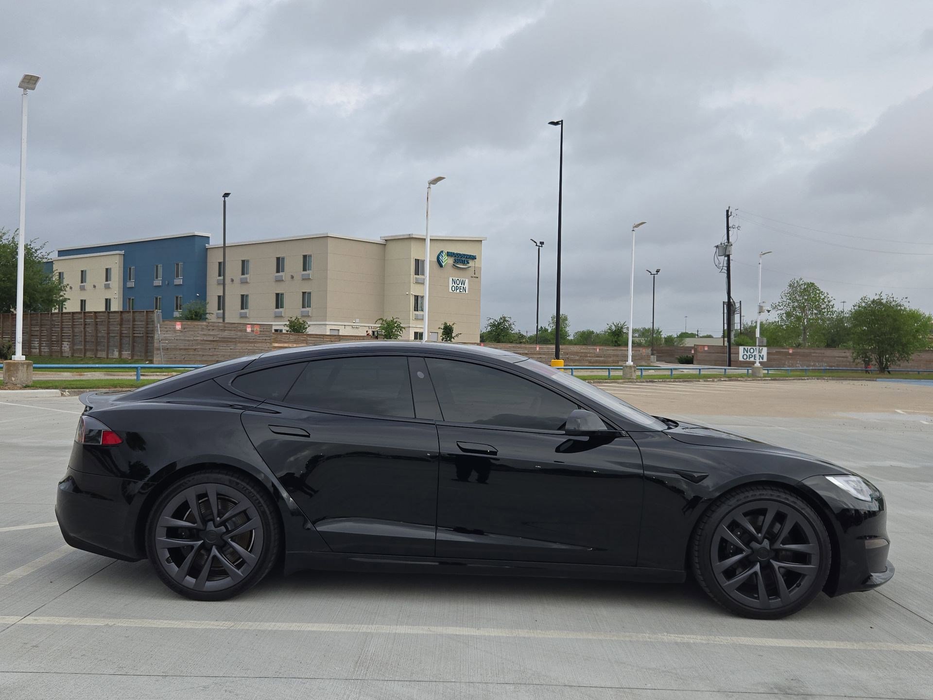 Used 2021 Tesla Model S Plaid image 2