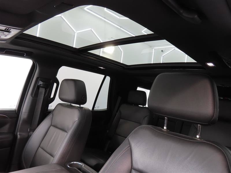 Used 2022 Chevrolet Tahoe Z71 w/ Luxury Package AWD/4WD image 19
