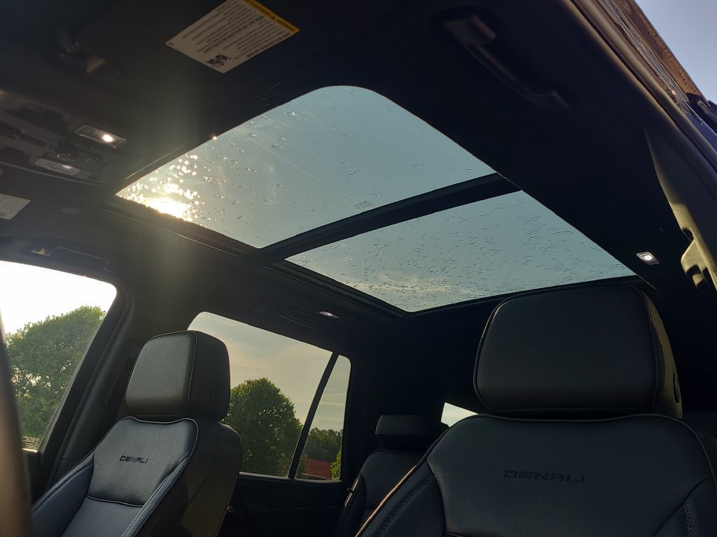 Used 2023 GMC Yukon Denali RWD image 27