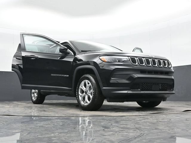 Used 2025 Jeep Compass Sport w/ Mopar Graphics Package AWD/4WD image 52