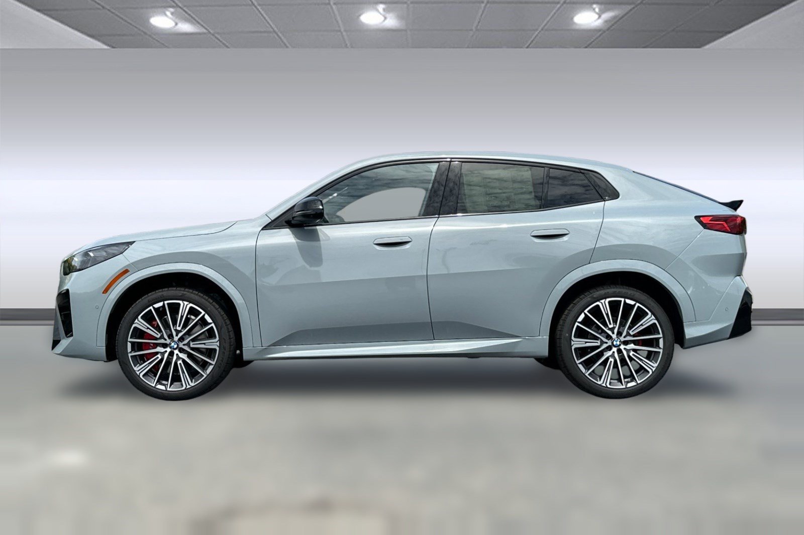 New 2026 BMW X2 xDrive28i w/ Technology Package AWD/4WD image 2