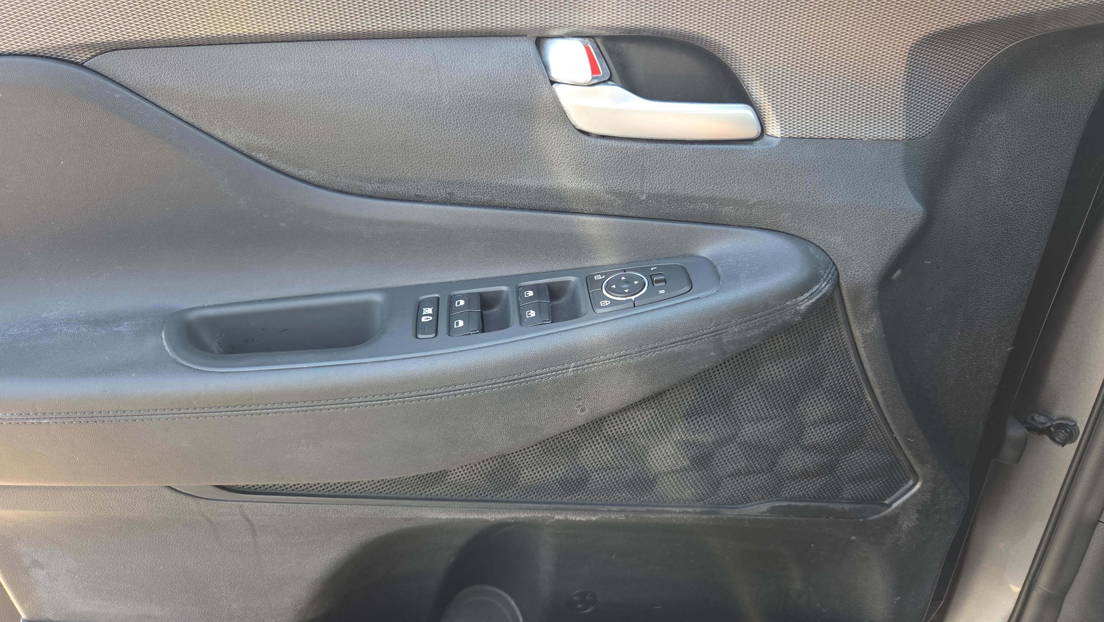 Used 2019 Hyundai Santa Fe SEL image 23