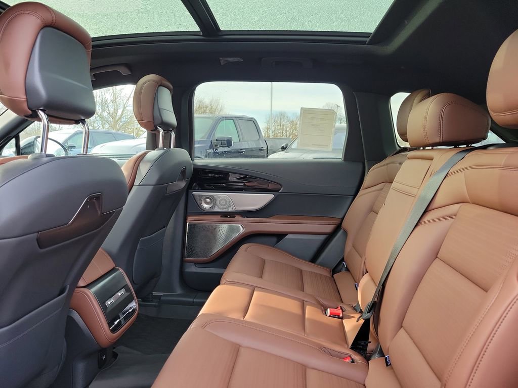 New 2026 Lincoln Nautilus Reserve AWD/4WD image 13