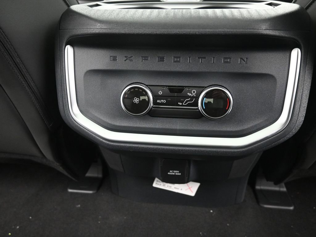 New 2026 Ford Expedition Active image 12