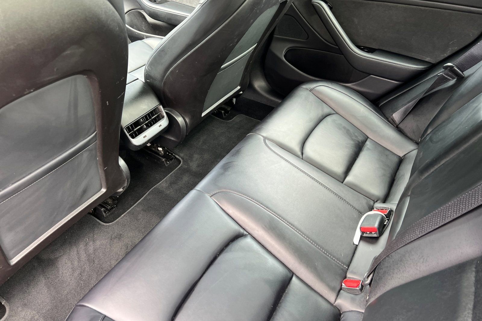 Used 2019 Tesla Model 3 Standard Range image 16
