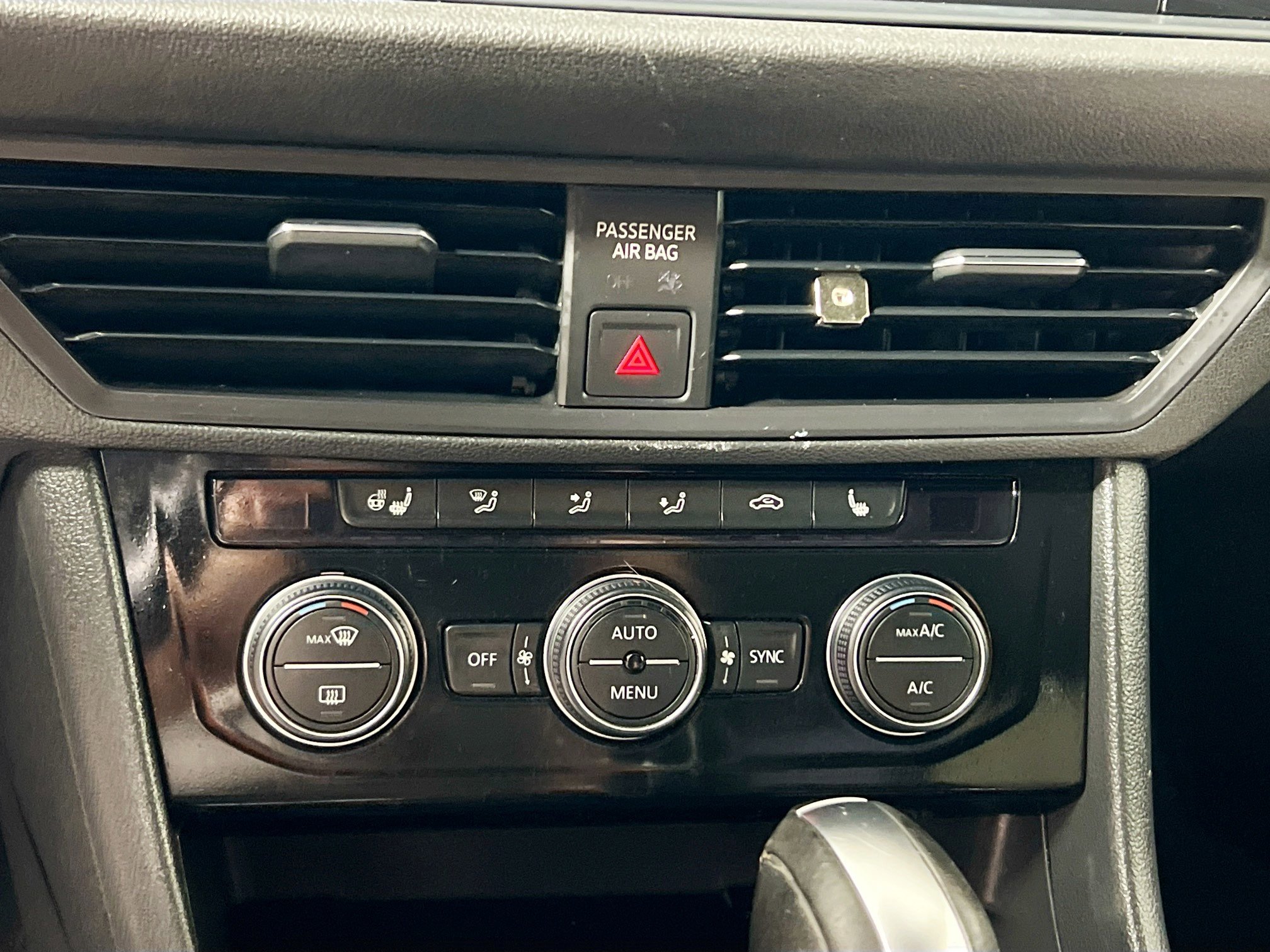 Used 2019 Volkswagen Jetta R-Line w/ R-Line Cold Weather Package FWD image 26