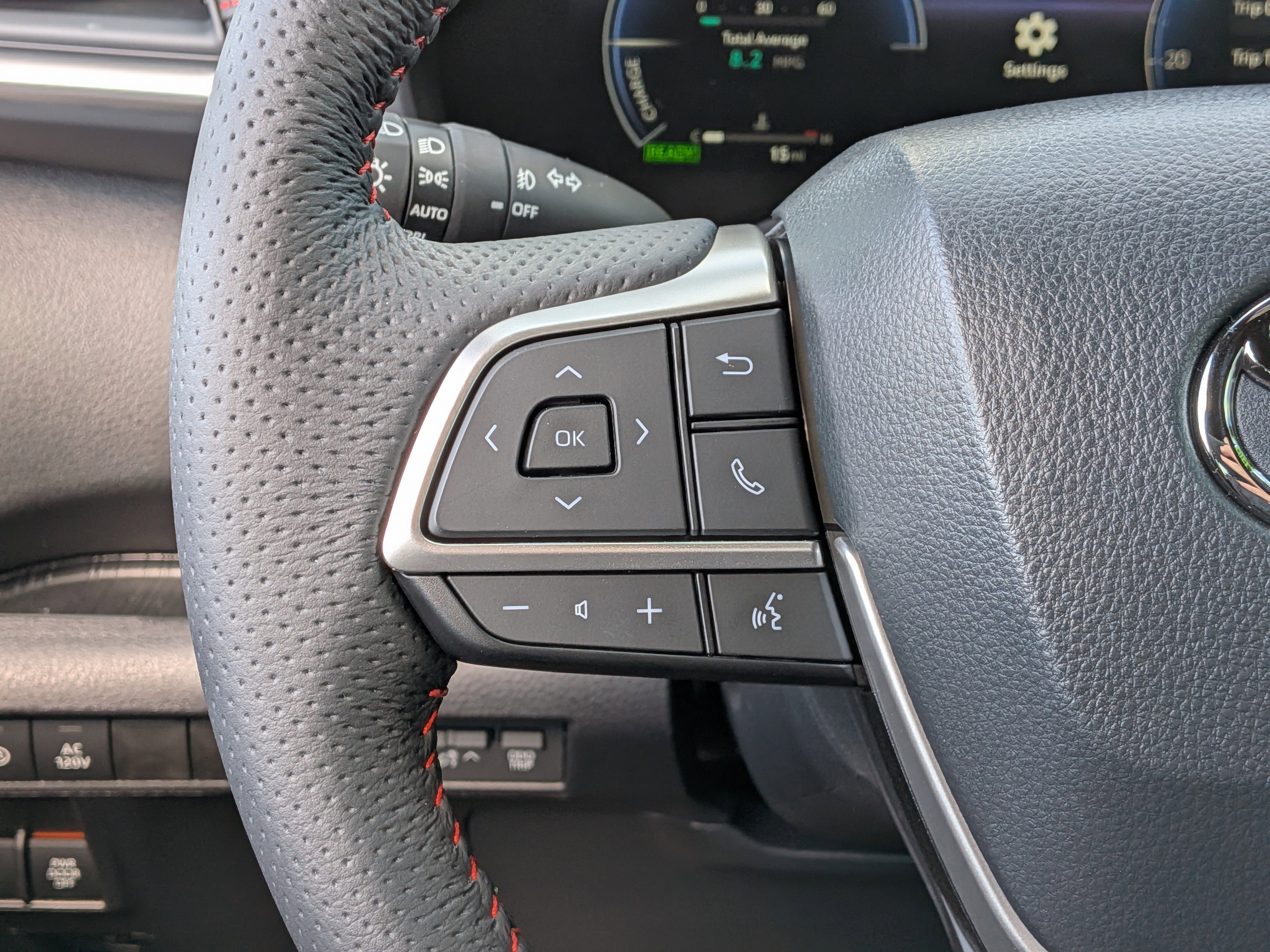 Used 2025 Toyota Sienna XSE w/ XSE Premium Package AWD/4WD image 39