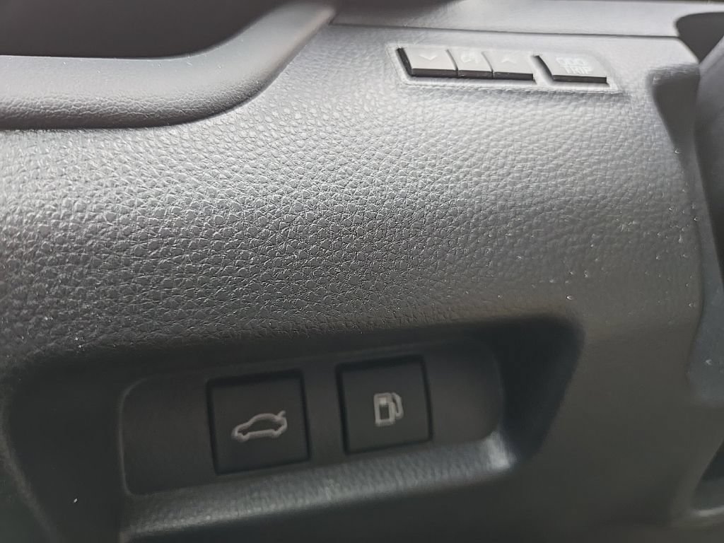 Used 2024 Toyota Crown AWD/4WD image 21
