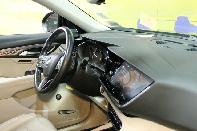 Used 2022 Buick Envision Avenir w/ Technology Package II FWD image 10