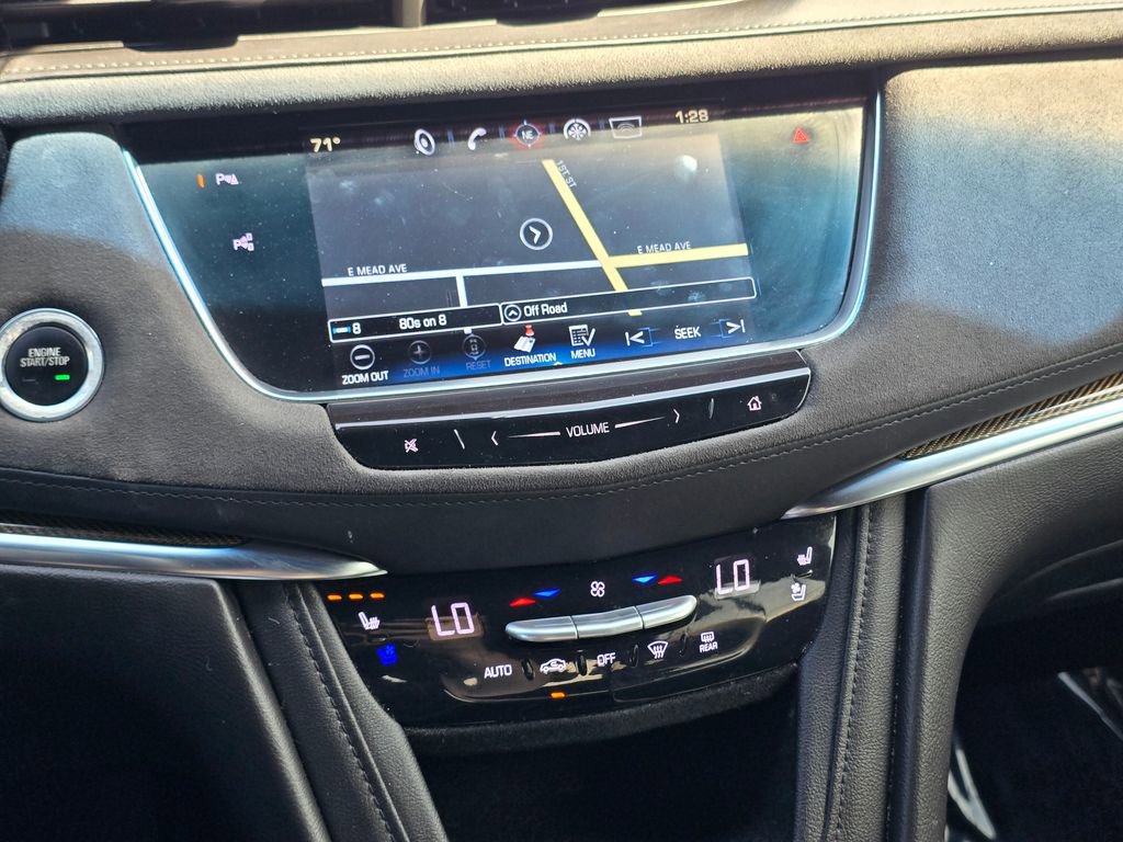 Used 2018 Cadillac XT5 Platinum w/ Driver Assist Package image 30