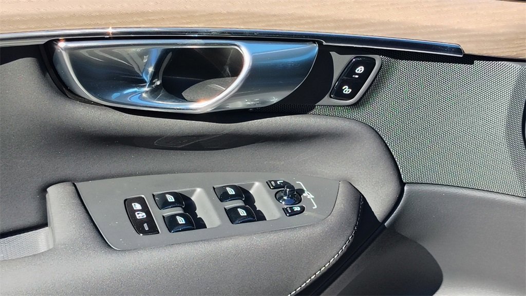 New 2026 Volvo XC90 B6 Plus w/ Protection Package Premier image 10