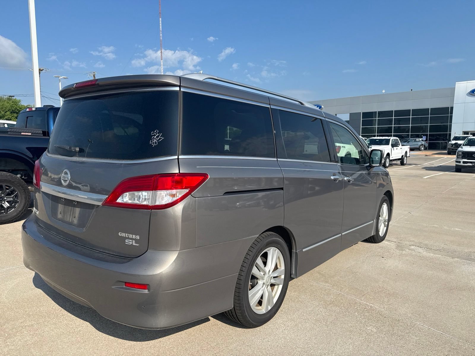 Used 2016 Nissan Quest SL FWD video 3