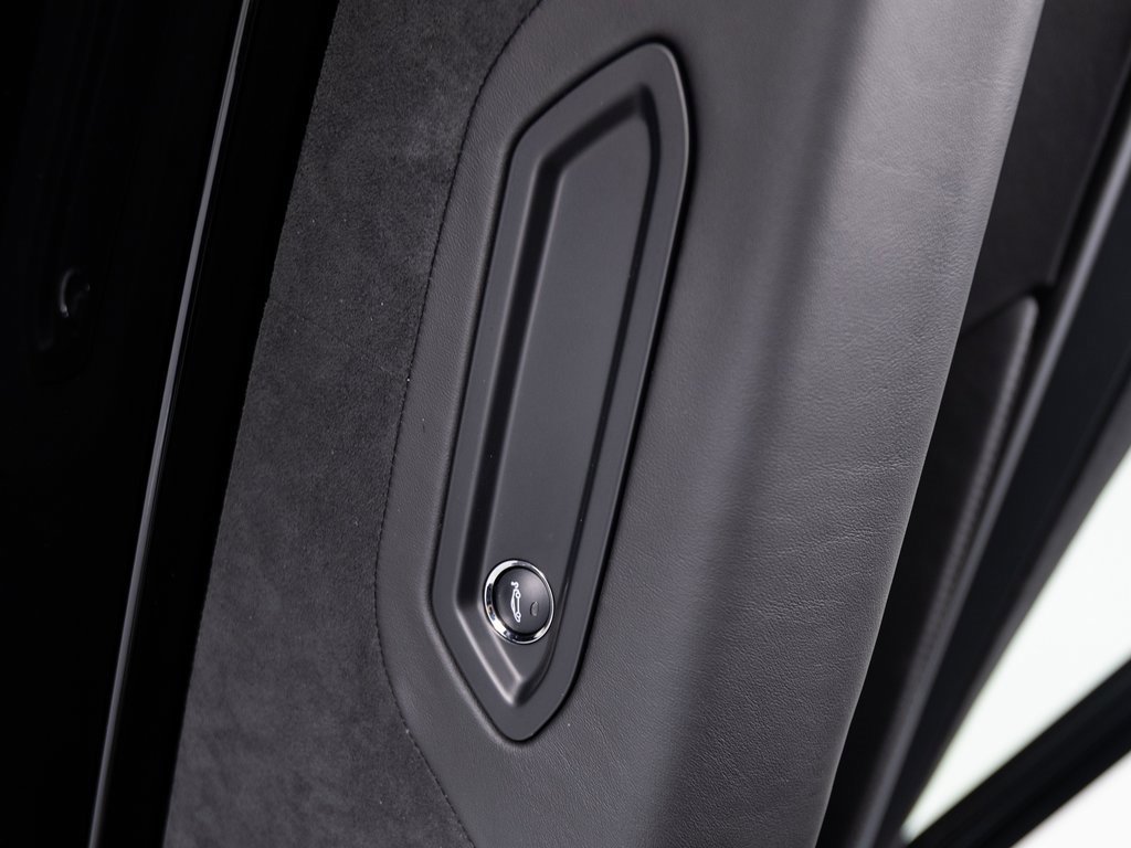 Used 2024 McLaren 750S image 11