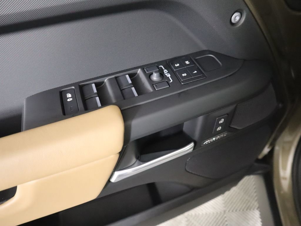 New 2026 Land Rover Defender 110 X-Dynamic SE image 25