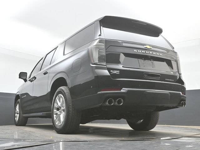 Used 2025 Chevrolet Suburban Premier AWD/4WD image 33