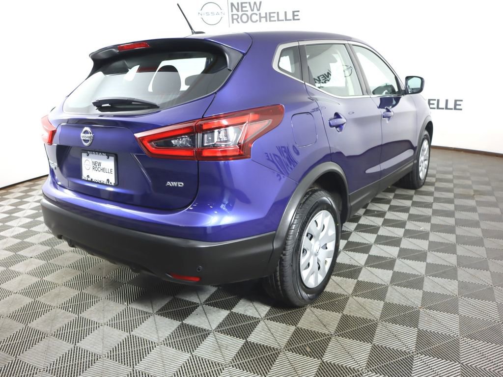 Certified 2020 Nissan Rogue Sport S image 7