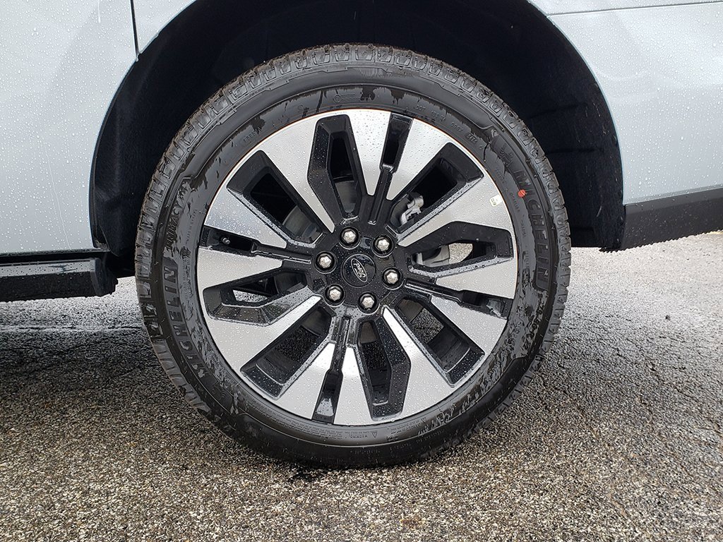 New 2025 Ford Expedition Max Platinum w/ Platinum Ultimate Package image 15