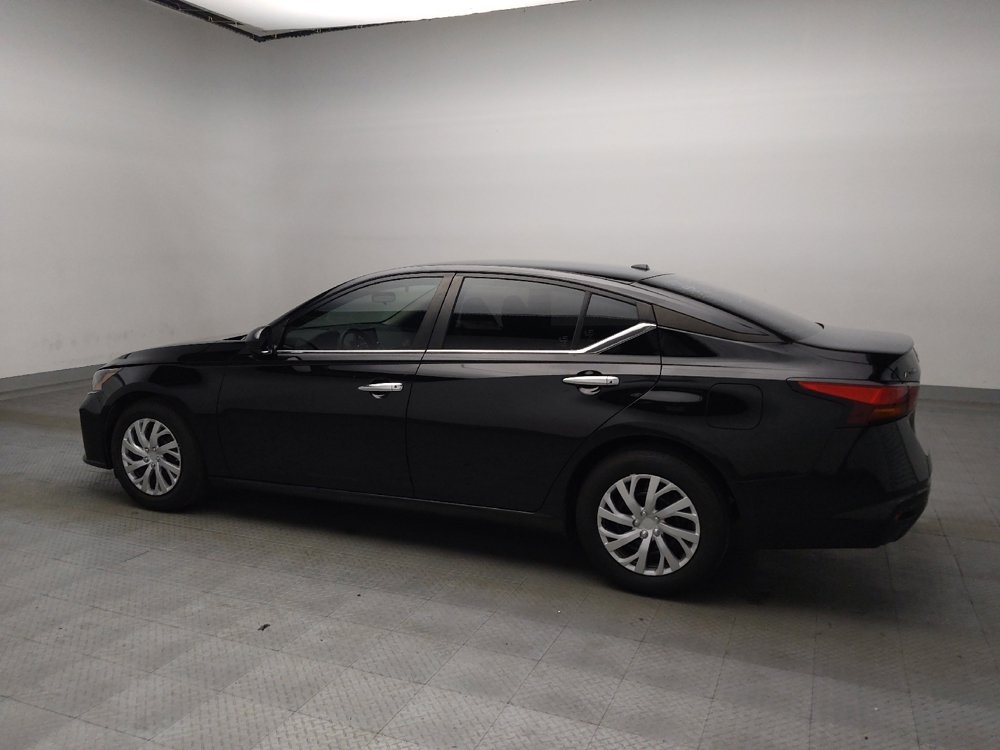 Used 2025 Nissan Altima 2.5 S FWD image 3