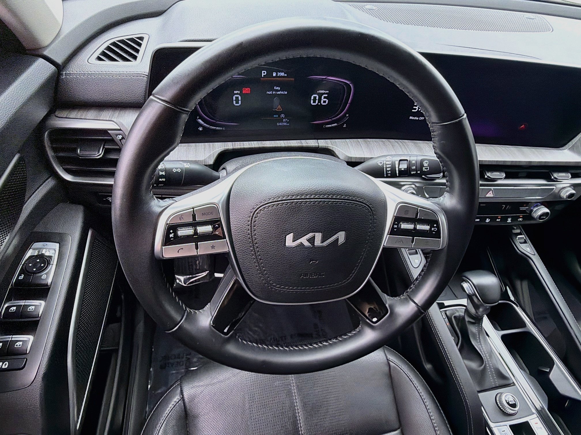 Used 2024 Kia Telluride EX w/ EX Captain's Chair Package FWD image 42