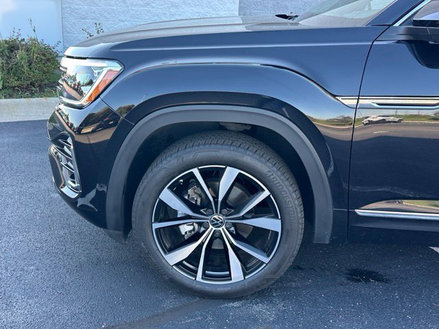 Certified 2024 Volkswagen Atlas Cross Sport SEL Premium R-Line AWD/4WD image 8