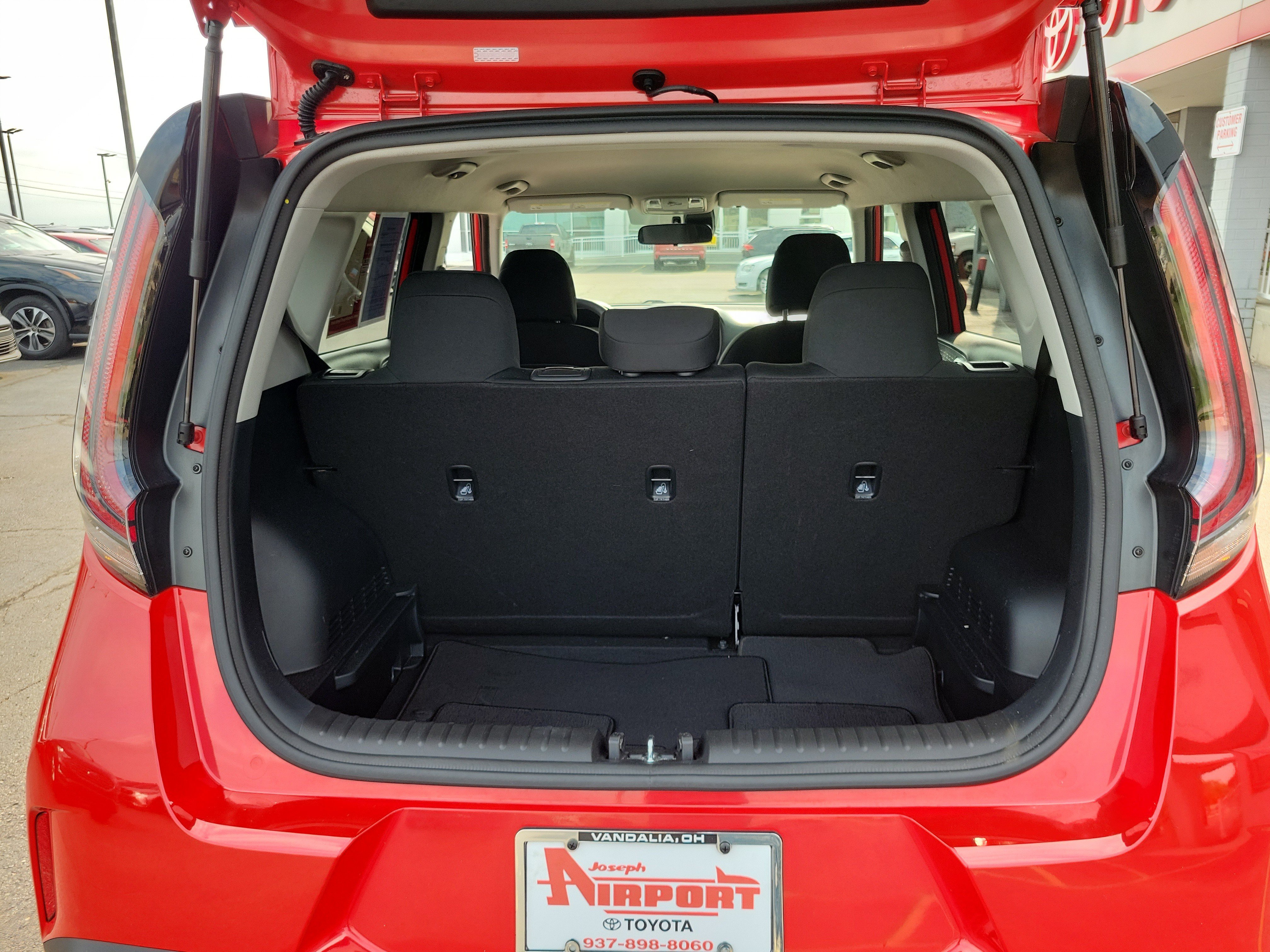 Used 2025 Kia Soul LX FWD image 8