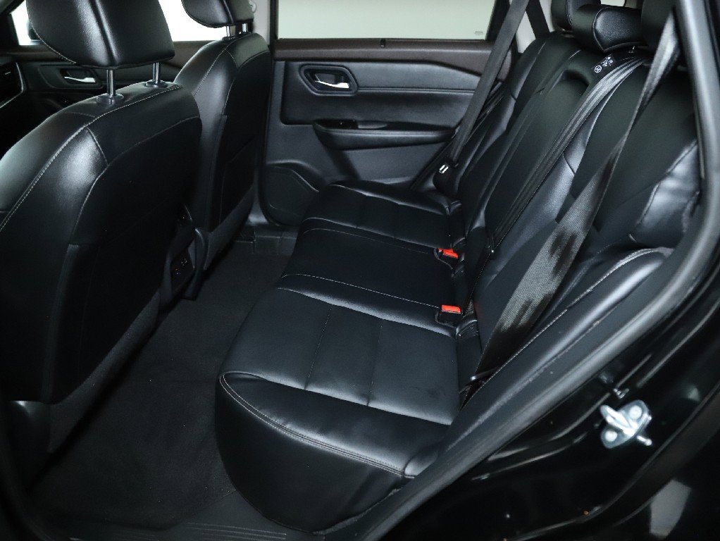 Used 2023 Nissan Rogue SL w/ SL Premium Package image 14