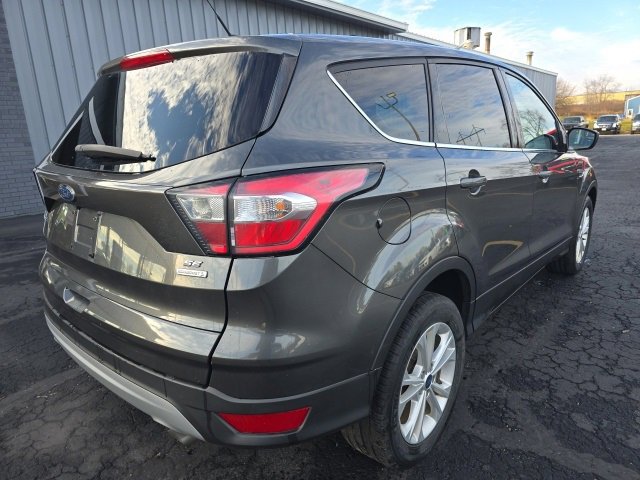 Used 2017 Ford Escape SE image 7