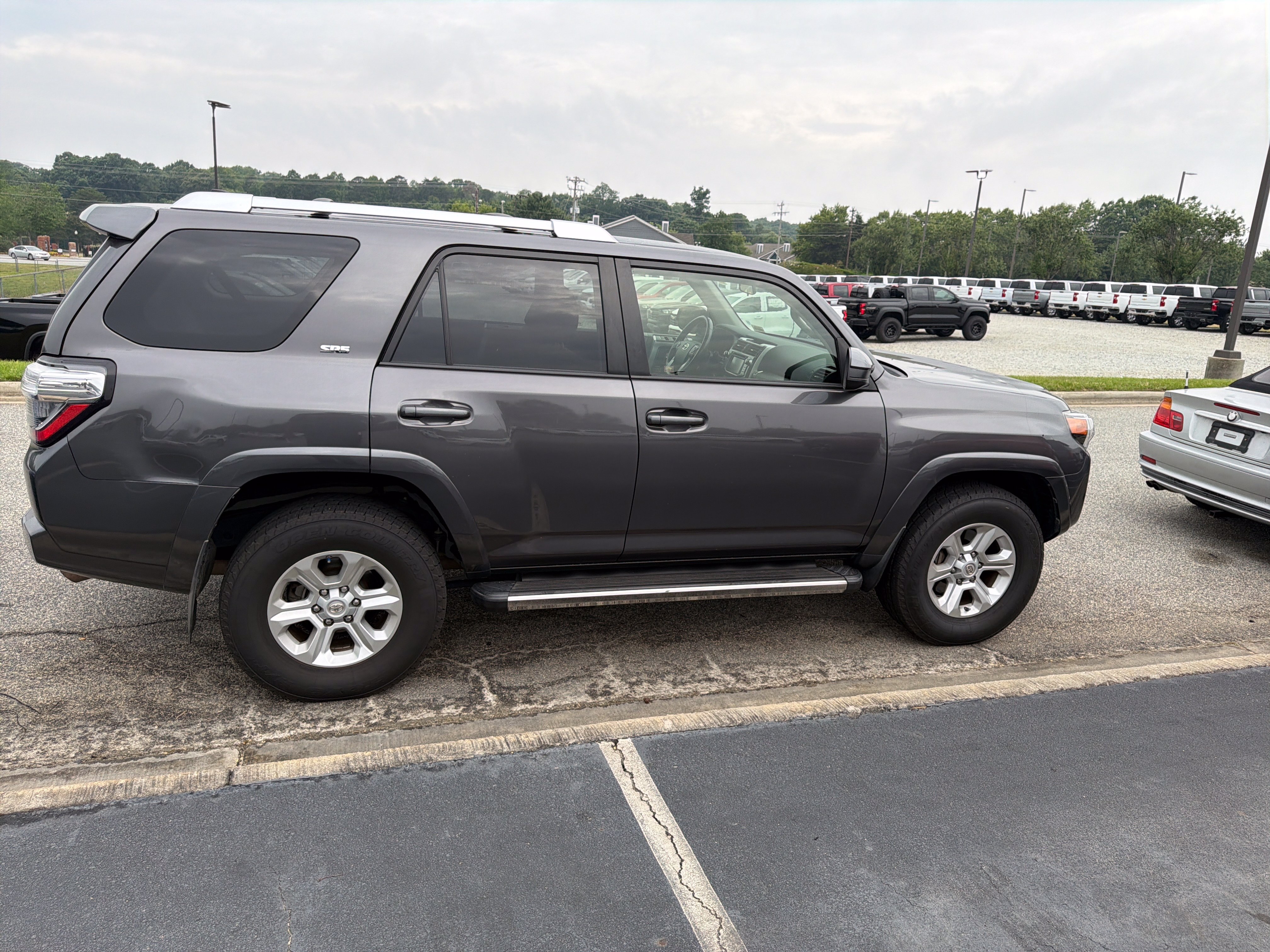 Used 2016 Toyota 4Runner SR5 AWD/4WD image 11