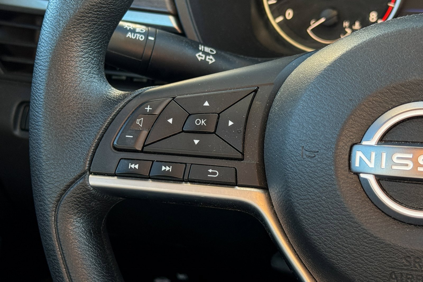 Used 2024 Nissan Altima 2.5 SV image 16