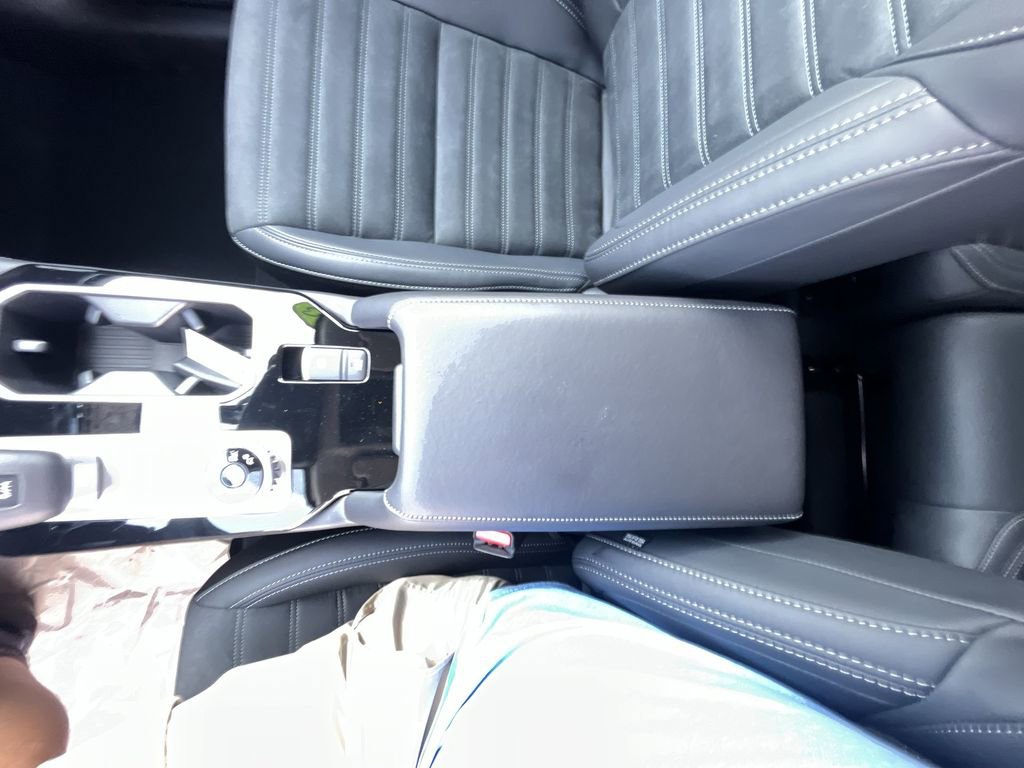 New 2025 Mitsubishi Outlander SE image 21