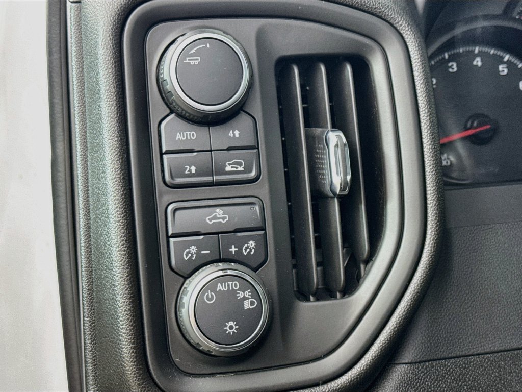 Used 2022 Chevrolet Silverado 1500 Custom AWD/4WD image 11