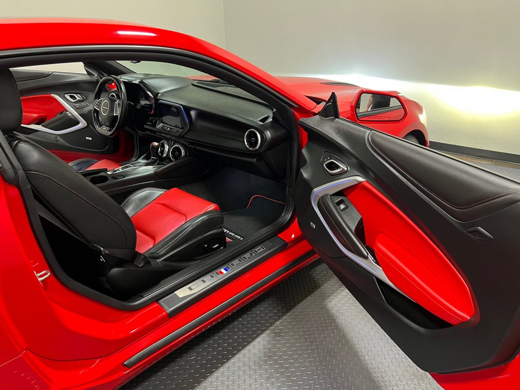 Used 2018 Chevrolet Camaro SS image 11