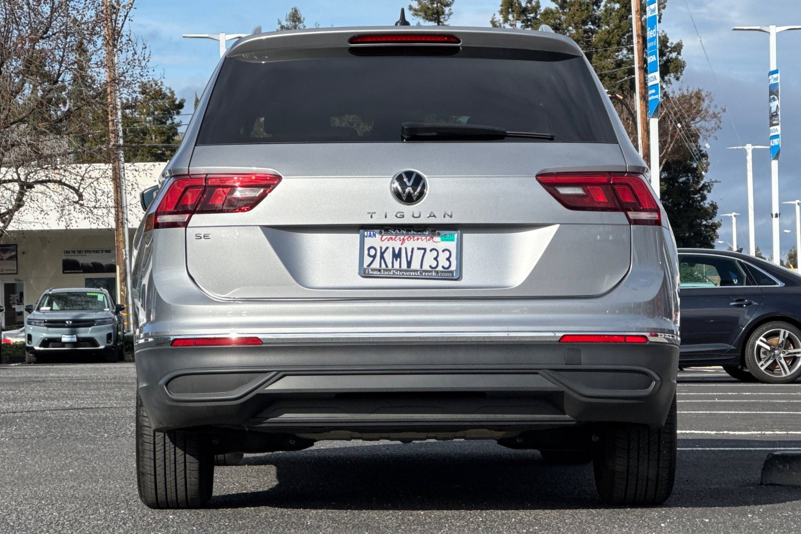 Used 2024 Volkswagen Tiguan SE image 9
