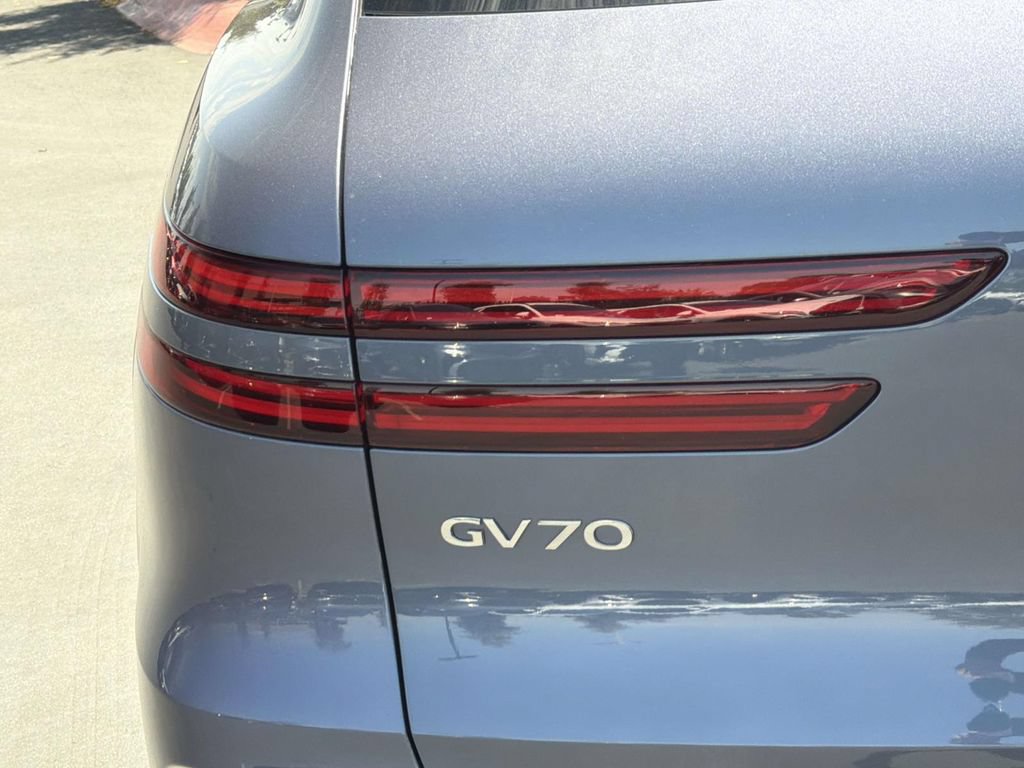 New 2026 Genesis GV70 2.5T Sport Prestige w/ G1 Accessory Package AWD/4WD image 15