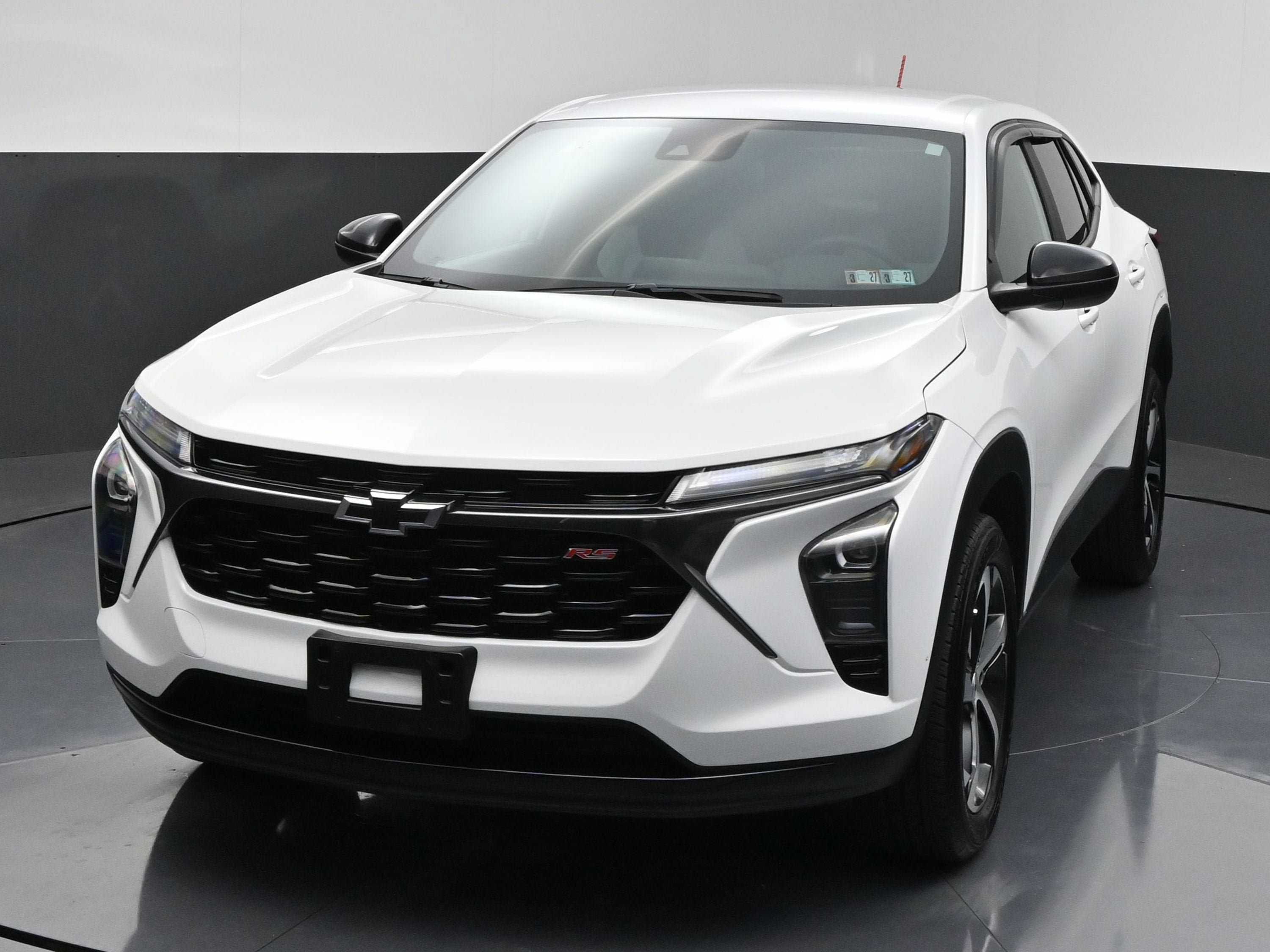 Certified 2024 Chevrolet Trax RS w/ Driver Confidence Package FWD image 3