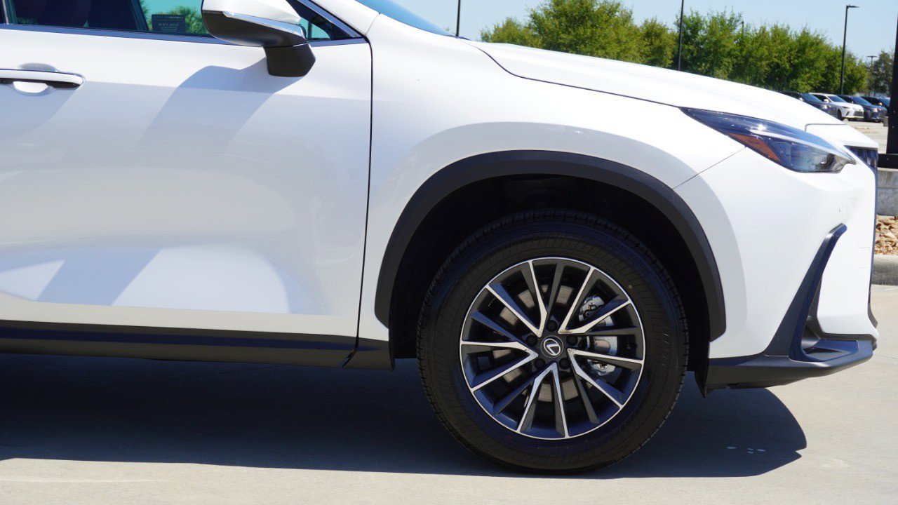 Used 2025 Lexus NX 250 FWD w/ Accessory Package (Z1) image 9