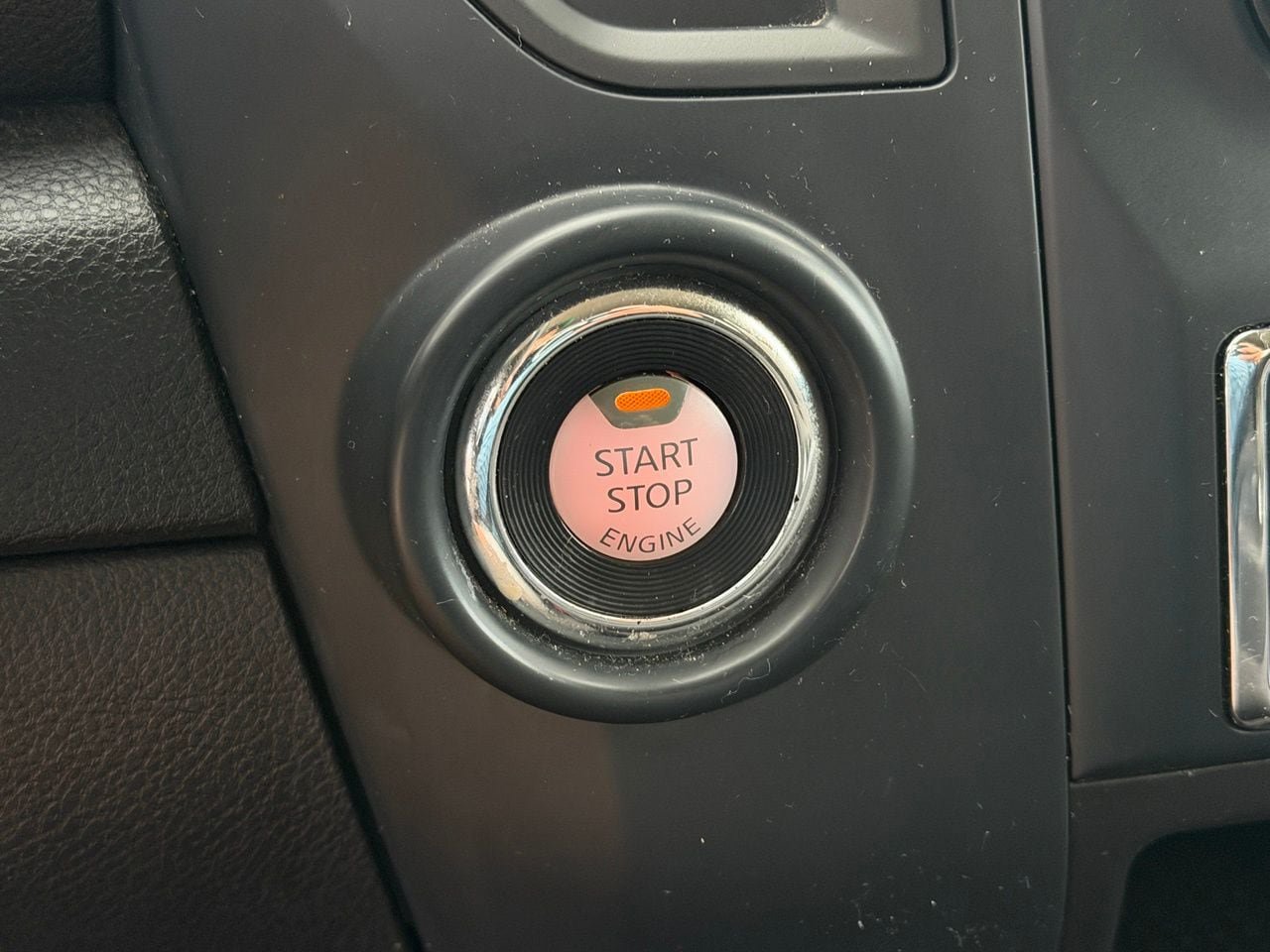 Certified 2022 Nissan Titan SV RWD image 24
