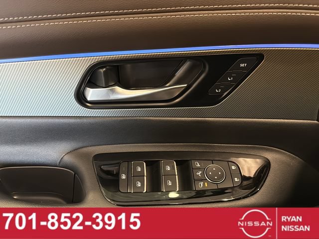 Certified 2025 Nissan Murano Platinum w/ Cargo Package AWD/4WD image 35