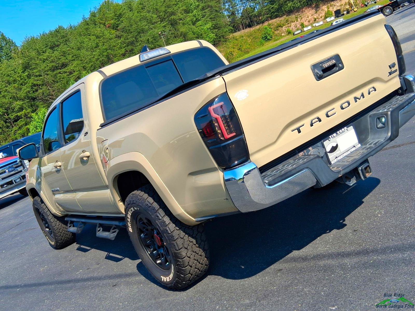 Used 2019 Toyota Tacoma SR5 RWD image 28