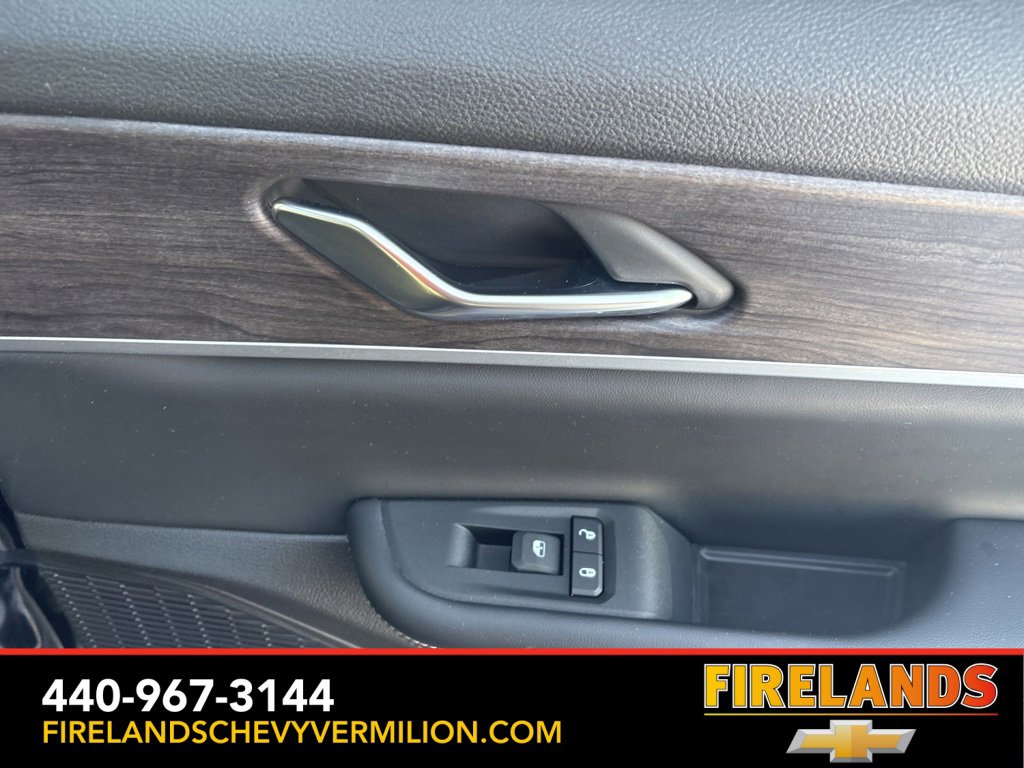 Used 2024 Jeep Grand Cherokee L Limited w/ Black Appearance Package image 35