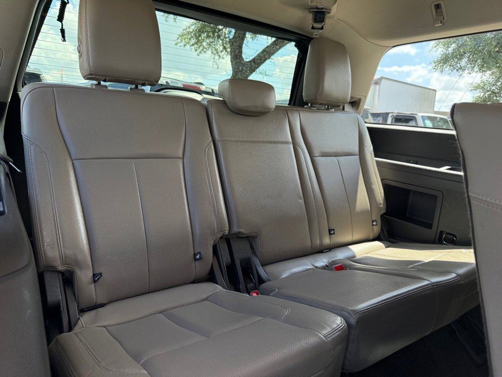 Used 2018 Ford Expedition XLT w/ Equipment Group 202A RWD image 18