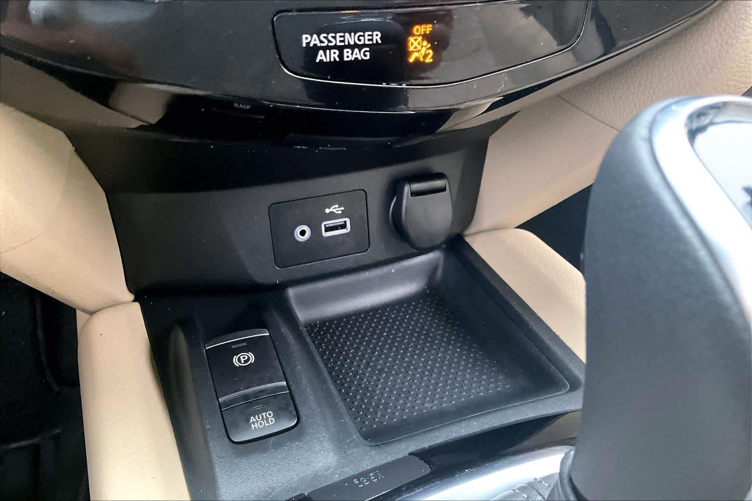 Used 2020 Nissan Rogue SV w/ Sun & Sound Touring Package AWD/4WD image 35
