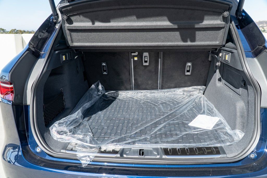 Used 2025 Jaguar F-PACE R-Dynamic S AWD/4WD image 26