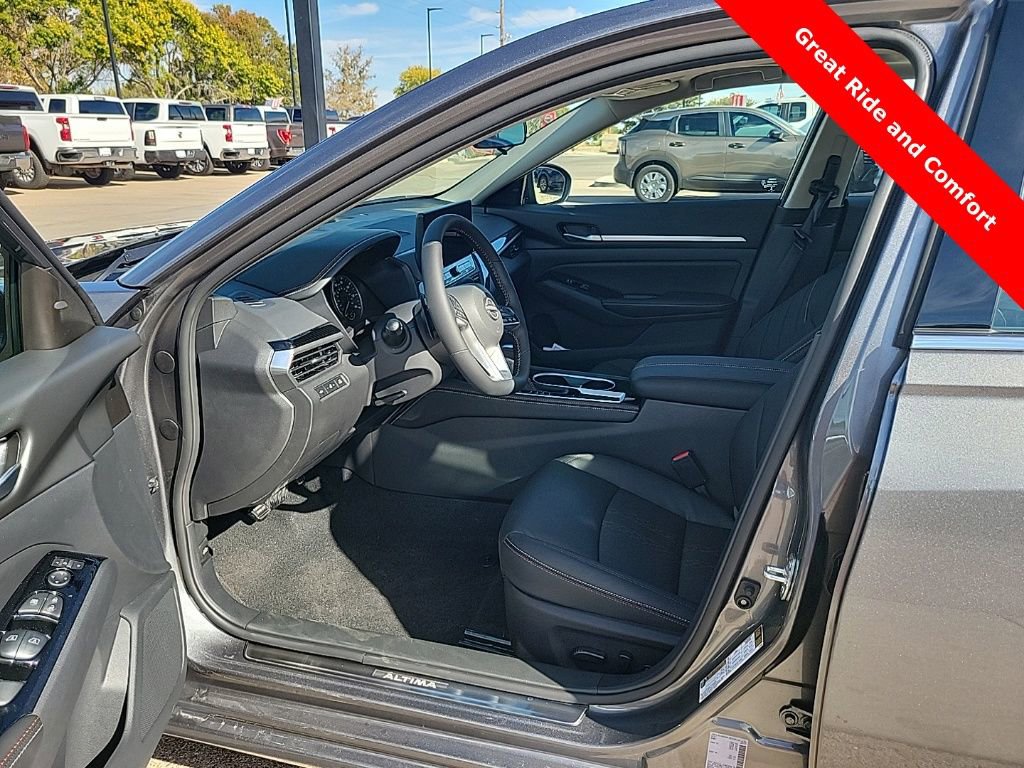 New 2025 Nissan Altima 2.5 SR w/ SR Premium Package image 10