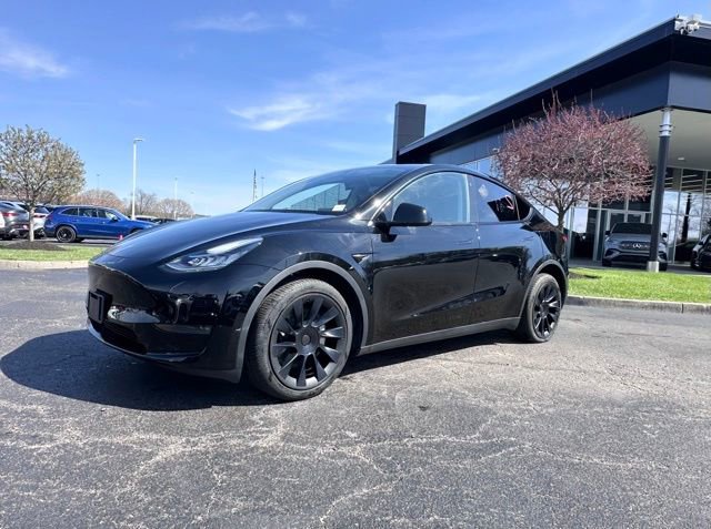 Used 2023 Tesla Model Y Long Range image 3
