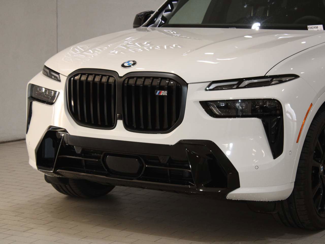 New 2026 BMW X7 M60i image 2