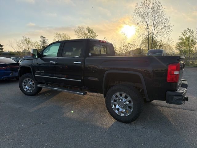 Used 2019 GMC Sierra 2500 Denali w/ Duramax Plus Package image 8